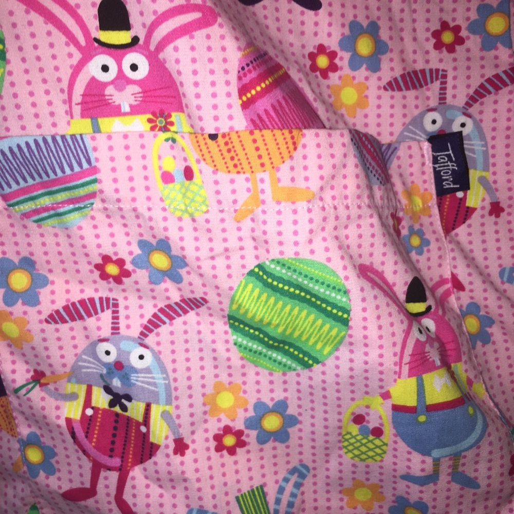 Bunny Rabbit Scrub Top! - Picture 2 of 3